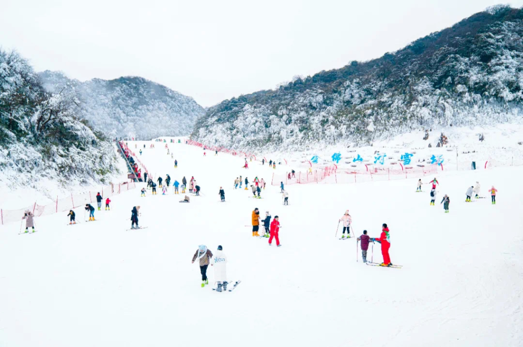 往年金佛山雪景。景區供圖